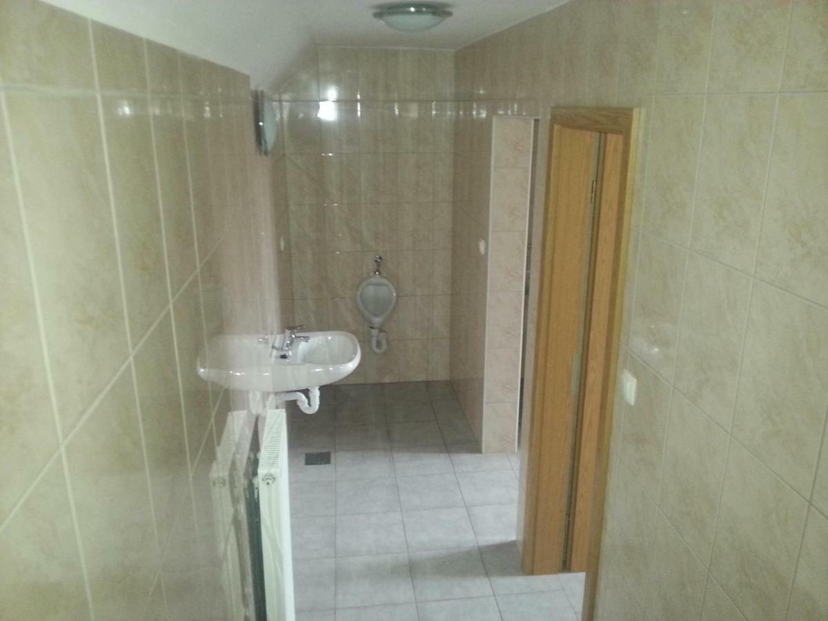 Sostanj Velenje Ravne Sobe Rooms Vrtacnik D O O Екстериор снимка